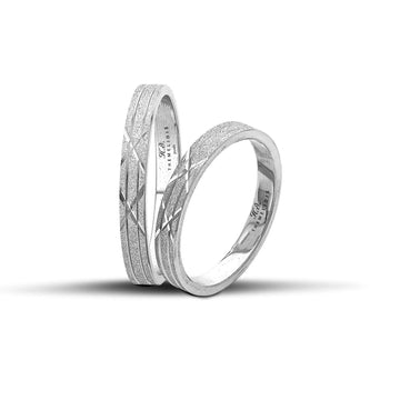 Λευκόχρυσες βέρες γάμου με λουστρέ φινίρισμα και γραμμές αμμοβολής, πλάτους 3mm, χειροποίητης κατασκευής με ανατομικό σχεδιασμό.